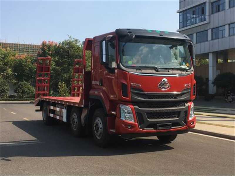 國(guó)六柳汽小三軸平板運(yùn)輸車